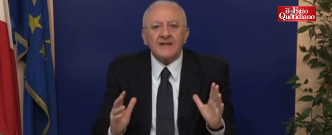 Copertina di De Luca: “Papà di Di Maio? Sant’uomo punito dalla natura per quella discendenza. M5s? Alcuni sembrano cafoni arricchiti”