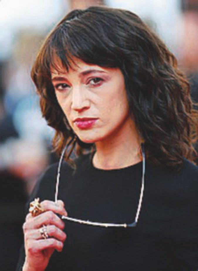 Sola e delusa - Asia Argento La settimana incom