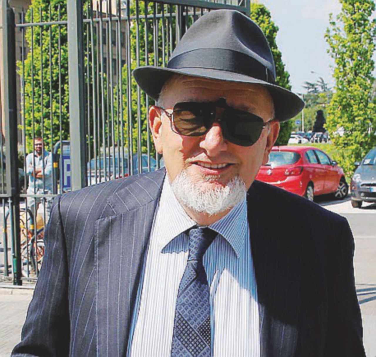 Gli ex strilloni: “Tiziano e Matteo Renzi ci pagavano in nero”. Il babbo: “É falso”