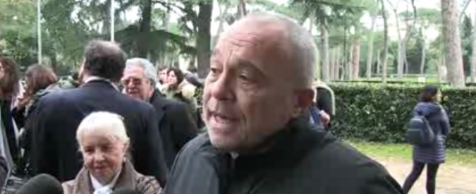 Copertina di Ennio Fantastichini, Amendola alla camera ardente: “Ricordo l’aiuto che mi diede nella mia prima regia”