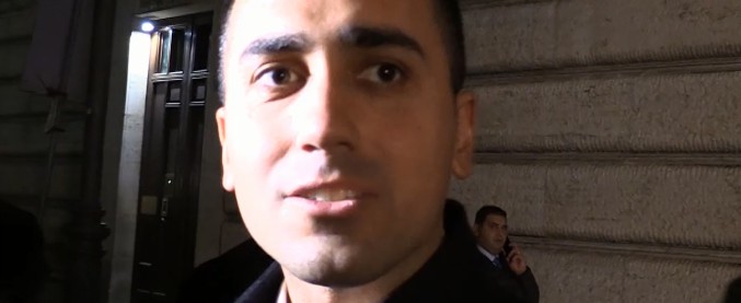 Copertina di Padre Di Maio, il vicepremier: “Non ho fatto da prestanome. Un bagno in piscina non è reato”