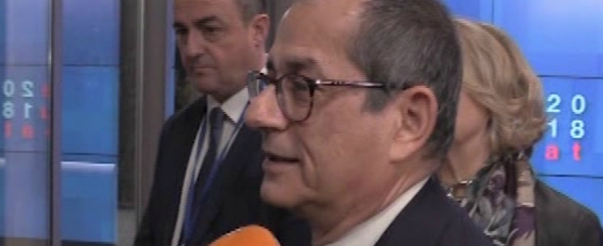 Copertina di Manovra, il ministro dell’Economia Tria: “Speriamo di non andare in recessione”