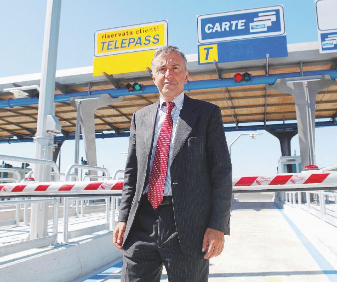 Super manager - Giovanni Castellucci ha lasciato la guida di Autostrade per l’Italia, rimane a capo dell’holding Atlantia - LaPresse Castellucci, il vincente d’insuccesso recita il falso passo indietro