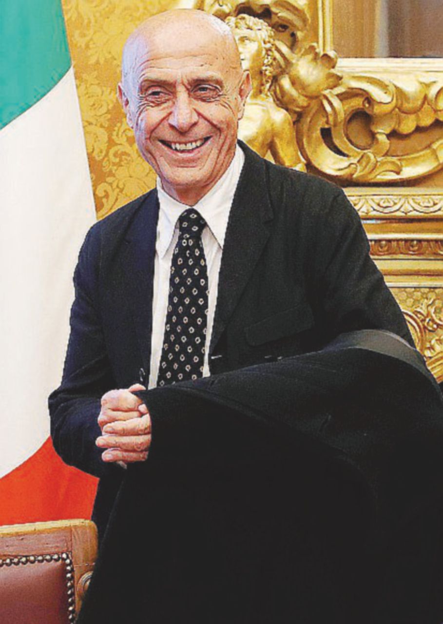 Adesso Minniti ricatta i renziani: o mi sostenete oppure mi ritiro