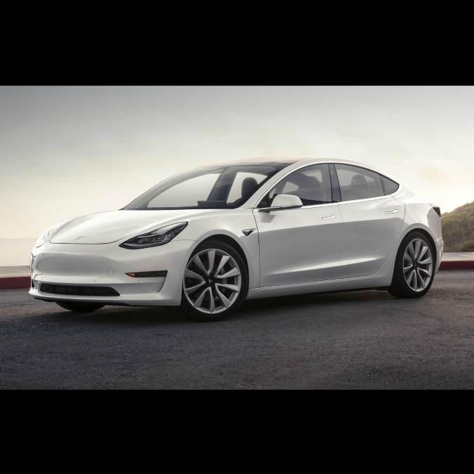 Copertina di Tesla Model 3, il listino per l’Italia partirà da 60 mila euro – foto