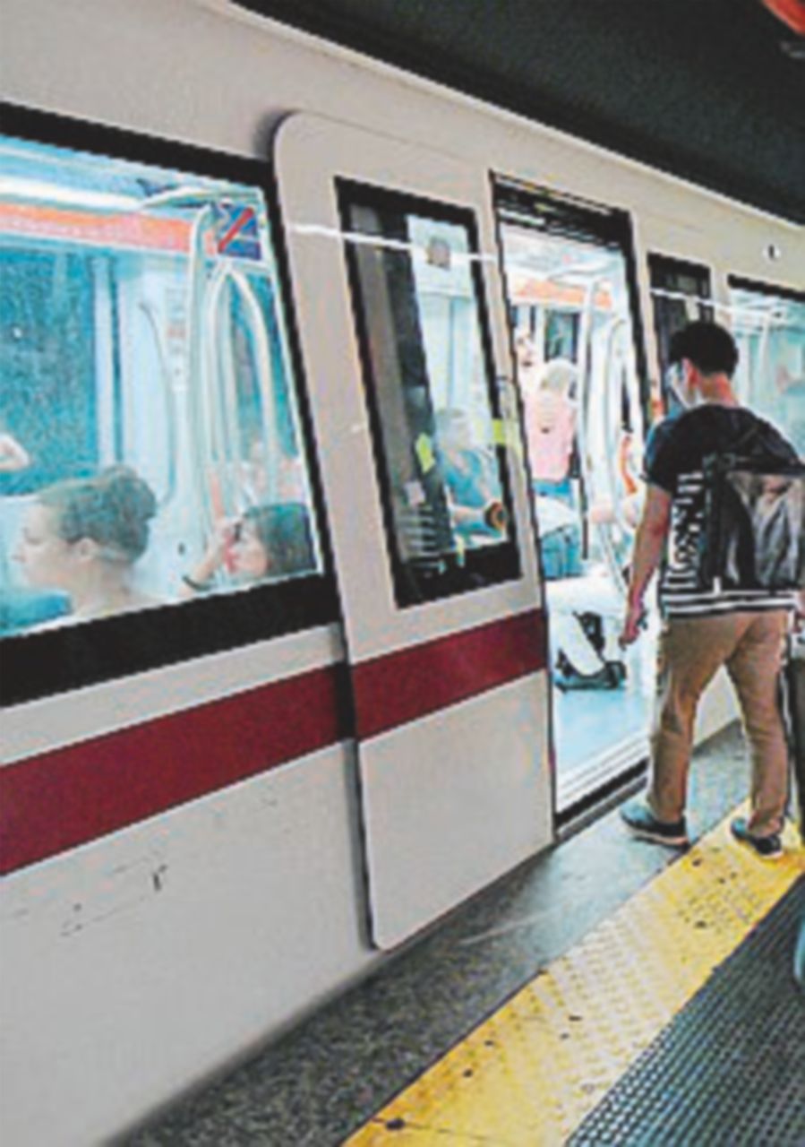Rom pestata in metro: il racconto social della giornalista Rai