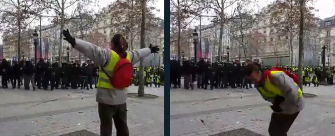 Copertina di Gilet gialli, tensione sugli Champs-Elysees: manifestante colpito da proiettile di gomma sparato dalla polizia