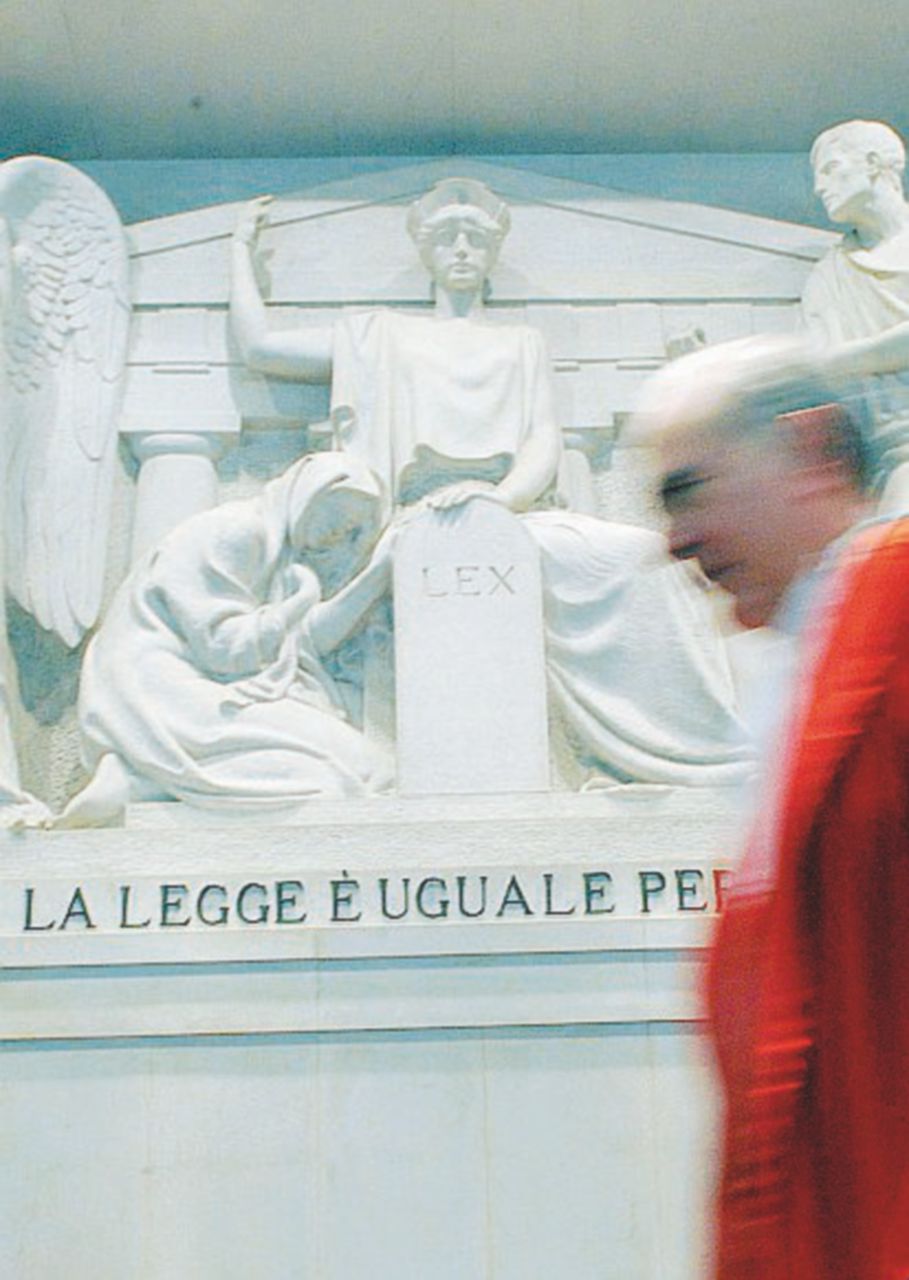 Copertina di Corruzione, per gli italiani è un fatto normale