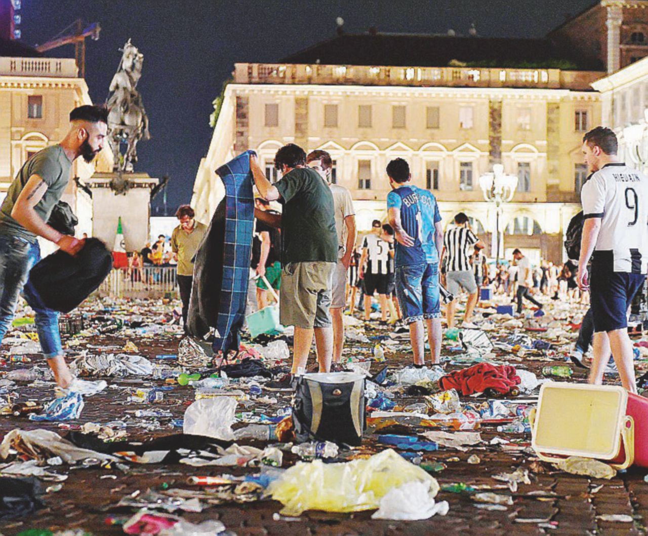 Mille feriti - A Torino, il 3 giugno 2017, in piazza San Carlo durante la partita Juve-Real Madrid, ci furono 1000 feriti e un morto - Ansa Il boom del gas urticante per gioco, almeno undici precedenti (oltre Piazza San Carlo)