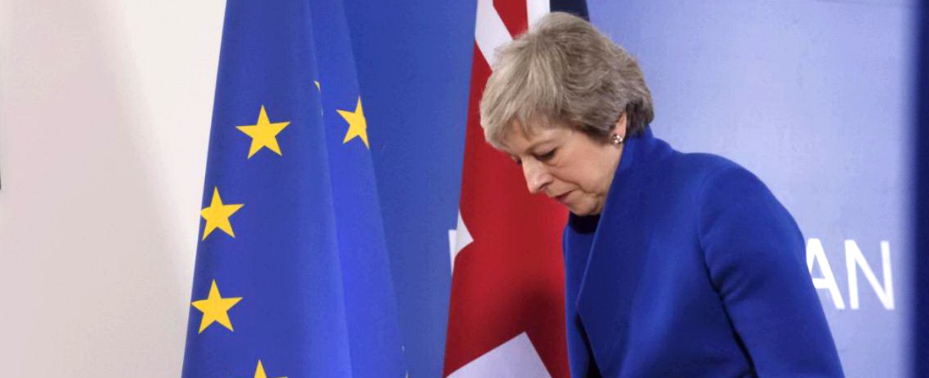 Brexit, Parlamento boccia l’accordo: May sconfitta con 432 voti contro 202. Juncker: ‘Aumenta rischio di no deal, tempo finito’