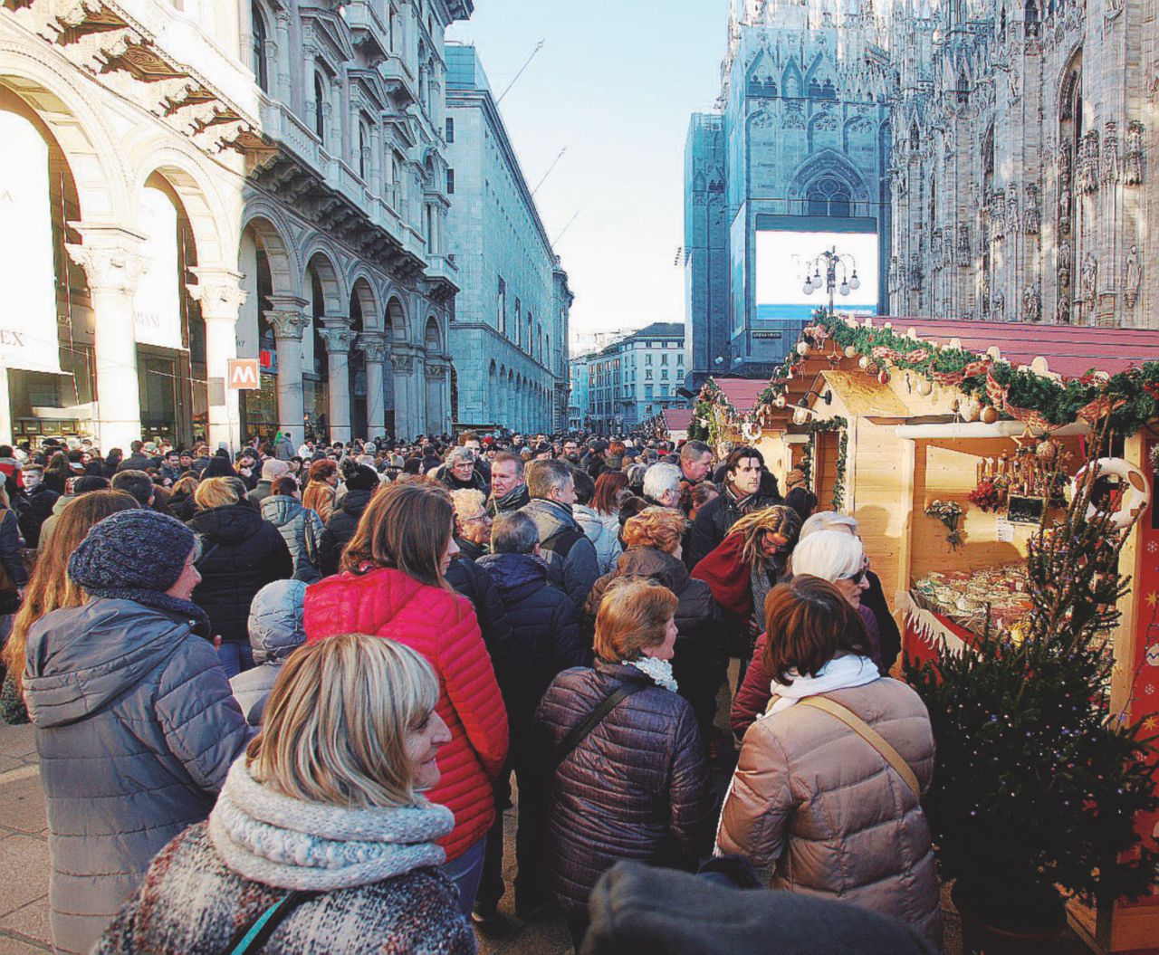 Copertina di Basta un mercatino di Natale per capire la nuova povertà