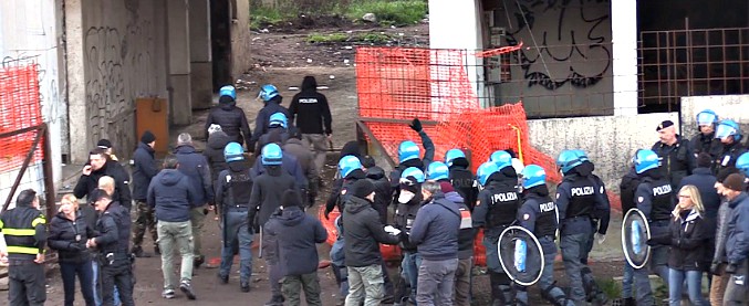 Copertina di Roma, sgomberata ex fabbrica Penicillina: all’interno 40 presenti. Contestato il segretario del Pd Roma