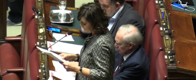 Copertina di Manovra, Boldrini attacca Conte: “Chi tratta con l’Ue? Dica se Salvini lo ha esautorato”. Pd: “La sua parola non conta nulla”