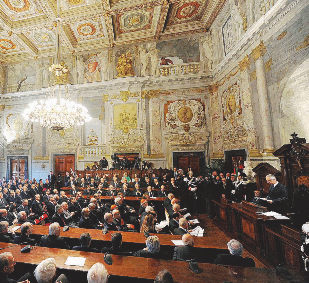 Copertina di L’indagato per Mediolanum fu allievo del legale di Silvio