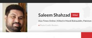 Copertina di Saleem, il giornalista pakistano torturato e ucciso nel 2011 per le sue inchieste: “Su questa vicenda è calato il silenzio”