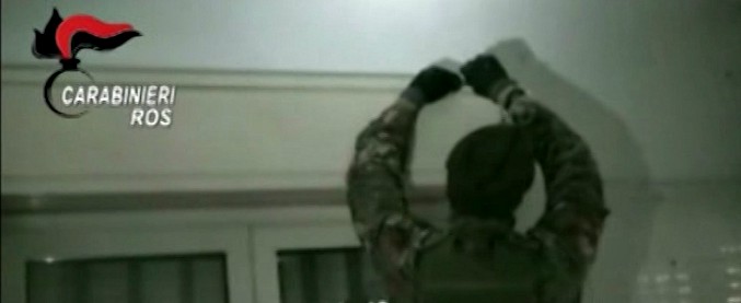 Copertina di Mafia, blitz contro i fiancheggiatori di Matteo Messina Denaro. Le immagini delle perquisizioni