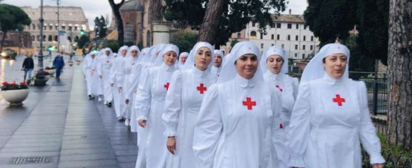 Copertina di Crocerossine in rivolta contro il presidente: ‘Ignorati nostri nomi per nuova ispettrice’. Ministre irritate: nessuna nomina