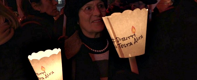 Copertina di Milano, fiaccolata per “Diritti a testa alta”. Strada: “Non dobbiamo tacere. Ci vuole politica non fascista”