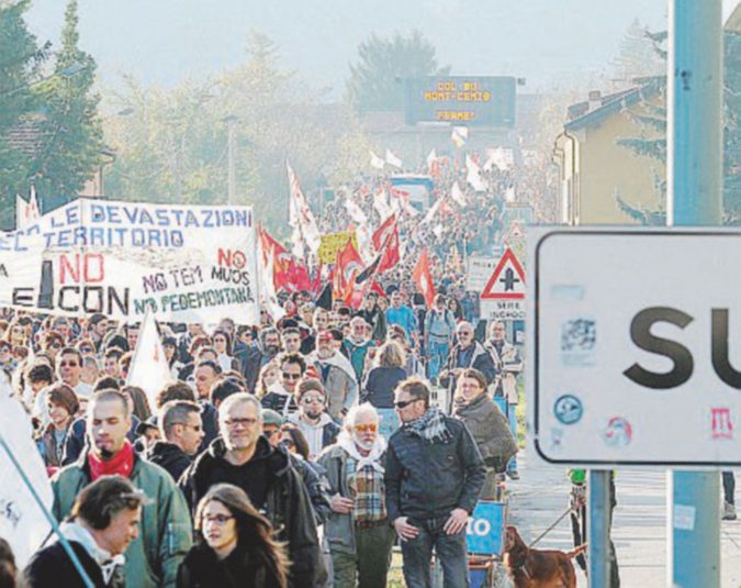 Valsusa - Manifestazione NoTav - Ansa Assolta in 2° grado studentessa No Tav condannata per violenze: “Preparava la sua tesi di laurea”