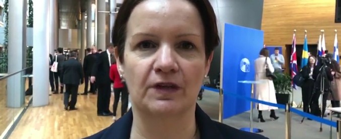 Copertina di Strasburgo, Bizzotto (Lega) se la prende con i francesi: “Non hanno ancora preso il killer, in Italia non sarebbe successo”