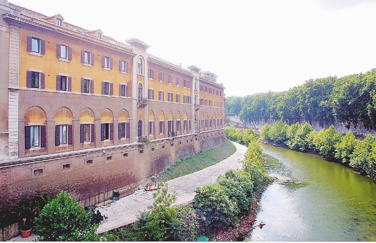 Isola Tiberina - Il complesso dell’Ospedale Fatebenefratelli di Roma - LaPresse Roma, al Fatebenefratelli brucia un server e le visite specialistiche vanno in fumo. E ci finisco anch’io
