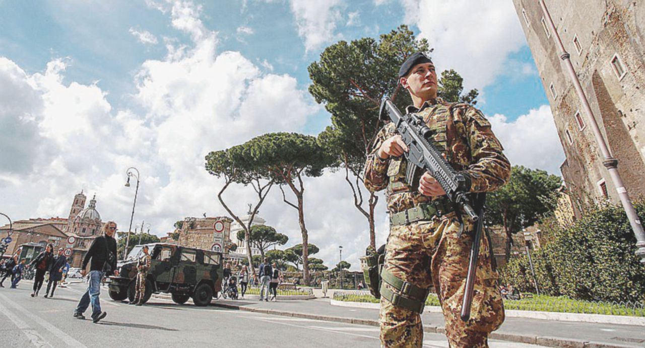 Copertina di “Nessuna allerta, ma l’Italia resta un target”