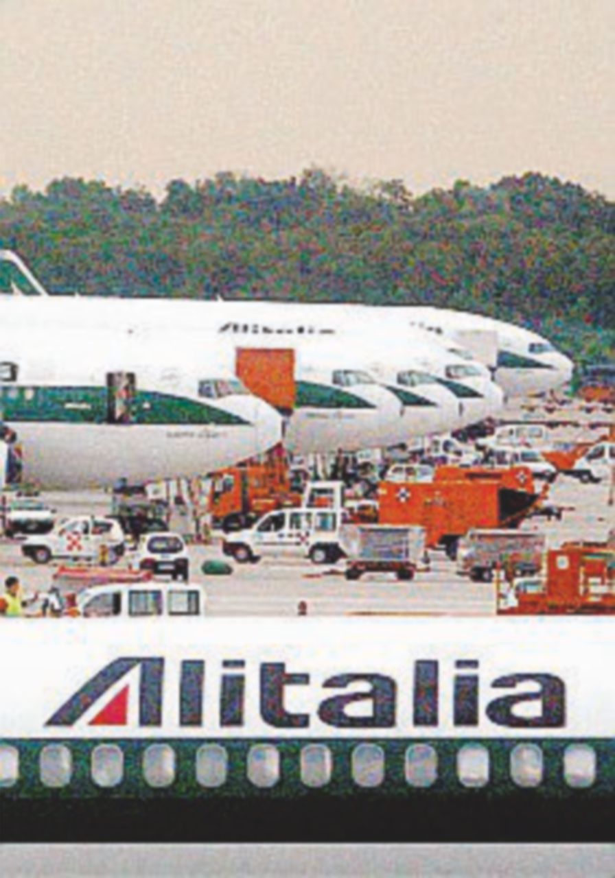 Alitalia, il piano: Delta ed Easyjet in consorzio. Lo Stato terrà il 14%