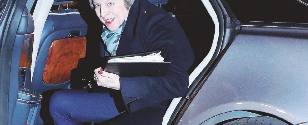 La Brexit è salva, ma May non sta più tanto bene La Brexit è salva, ma May non sta più tanto bene