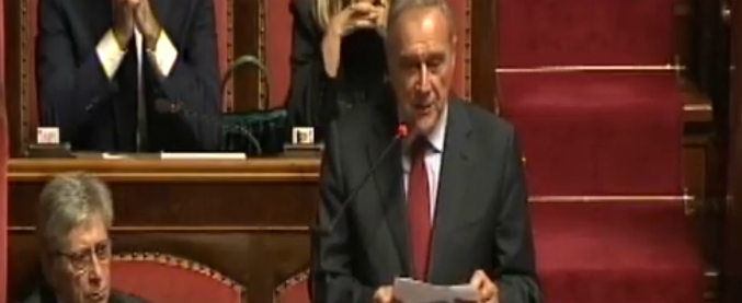 Copertina di Ddl Anticorruzione, Grasso attacca il M5s: “State tradendo voi stessi. Ogni voto segreto vi terrorizza, quanto potete durare?”