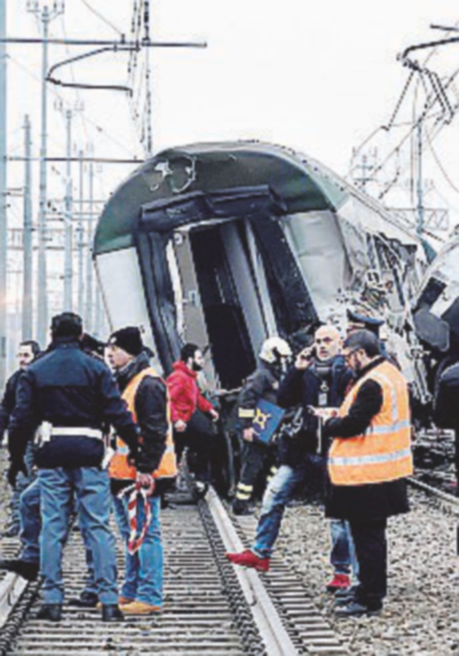 Treno deragliato a Pioltello, altri casi di scintille sulle rotaie