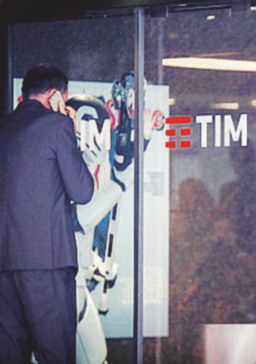 Tim, Vivendi chiede la revoca di cinque membri del Cda