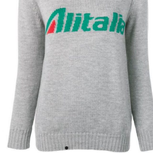 L’Antitrust apre istruttoria su Alitalia e Aeffe di Alberta Ferretti: nel mirino anche le foto di influencer: “pubblicità non riconoscibile”