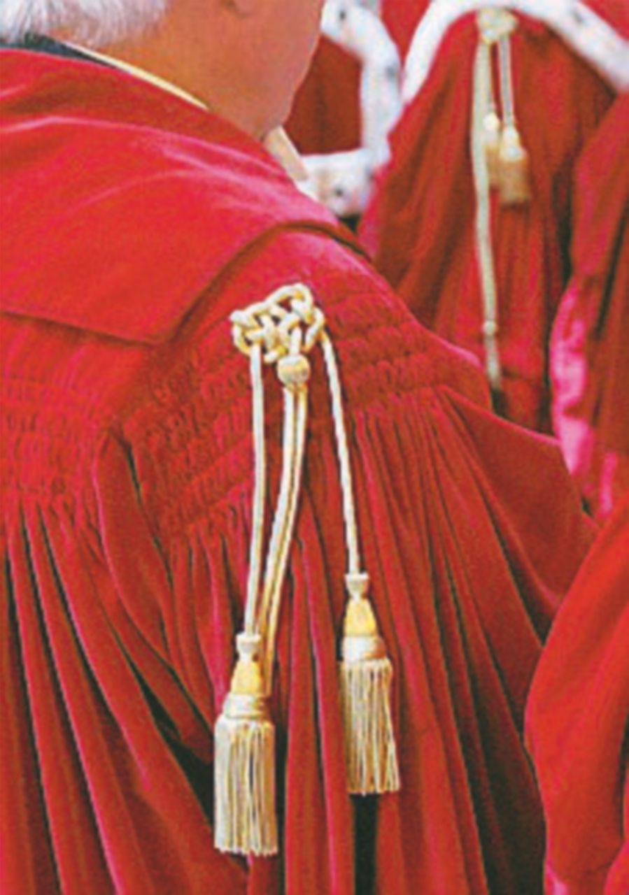 Copertina di “Giudici in pensione anche a 72 anni”, ma il ministro chiude