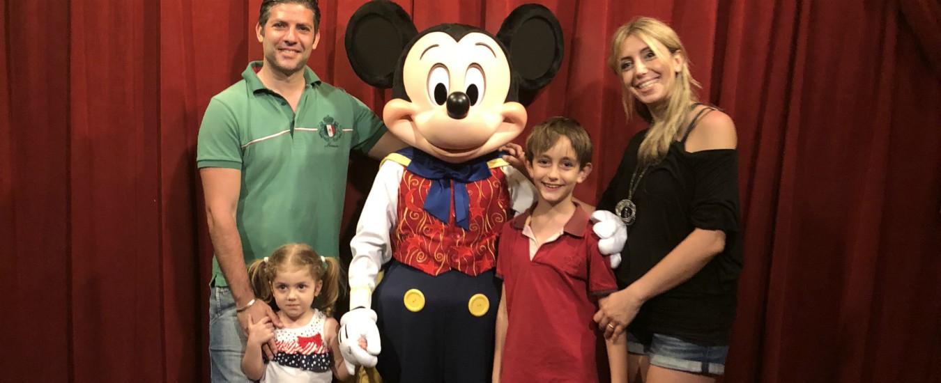 Copertina di “A Bruxelles il lavoro è flessibile”, “così mia figlia impara a non discriminare”: storie di mamme italiane expat