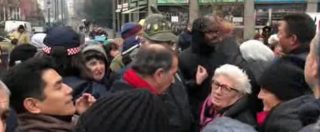 Copertina di Milano, Sala contestato dagli antagonisti. Insulti, sputi e spintoni contro gli arresti per occupazioni case popolari