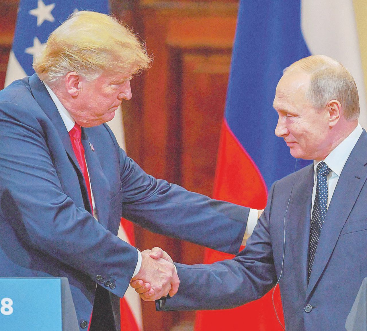 Copertina di Trump all’angolo: così Putin ha mosso il voto di Usa 2016