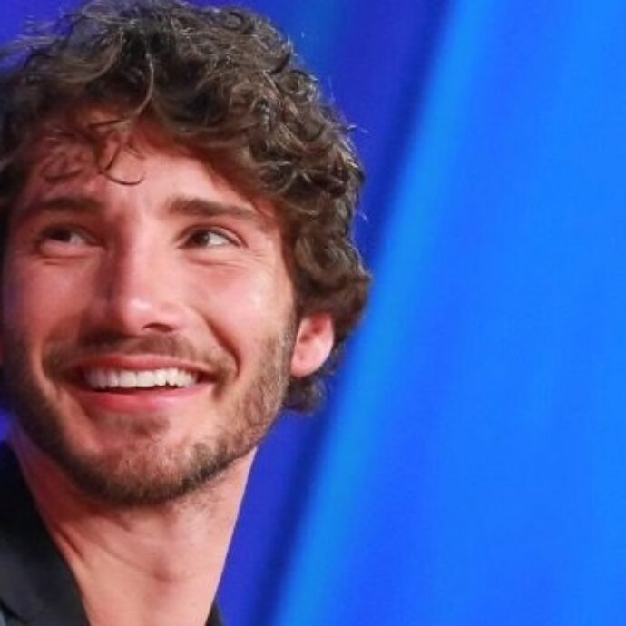 Stefano De Martino e i video intimi rubati, indagato un secondo uomo: “Ha diffuso per primo le clip sul Web”