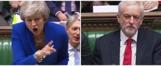 Copertina di Scontro furioso tra Theresa May e il leader laburista Corbyn. Poi mentre lui è inquadrato: “Stupid woman”
