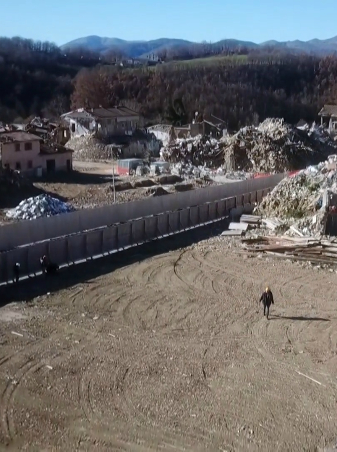 Copertina di “Amatrice, il borgo tradito”: a quasi due anni dal terremoto del Centro Italia lo speciale di Sky Tg24 sulla ricostruzione del post sisma