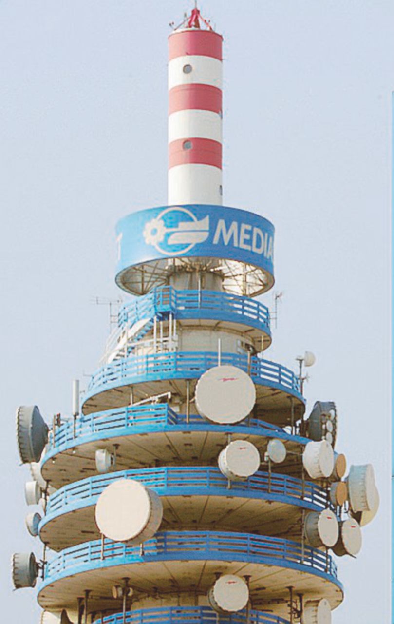 Frequenze, il governo fa un grande regalo a Mediaset&soliti noti