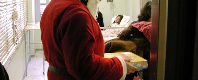 Natale al Gaslini, tre storie di bambini che passeranno le feste in ospedale a lottare per la vita