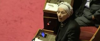 Emma Bonino battibecco con M5s: “Non avete il senso delle istituzioni”. Bagarre in Aula: “Mi difendo da sola”