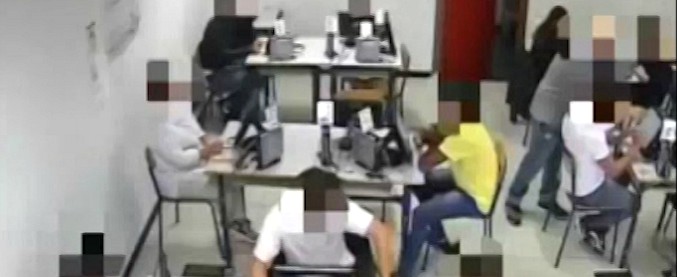 Copertina di Verona, scoperto giro di “patenti facili”: ecco come suggerivano le risposte corrette agli esami