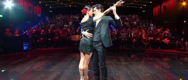 Che tempo che fa, il tango sensuale e scatenato di Roberto Bolle e Nicoletta Manni: l’esibizione da applausi
