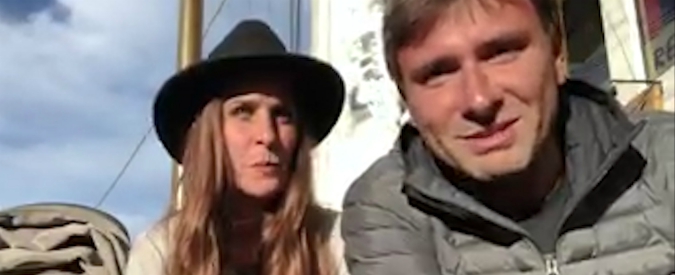 Copertina di M5s, Di Battista annuncia: “Sto tornando, mi vedrò con Luigi. Poi devo difendermi dalle str… che scrivono su di me”