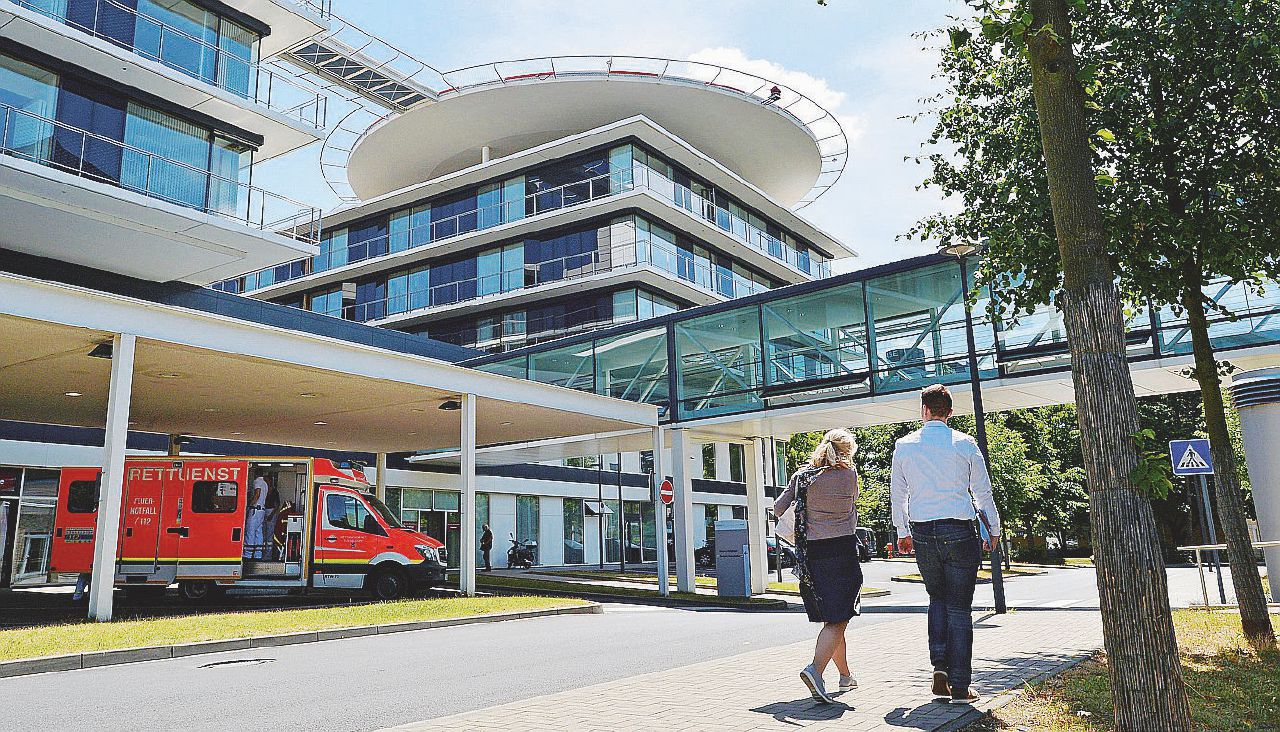 Copertina di La tessera sanitaria si fa in 4. Oltre il codice fiscale c’è di più