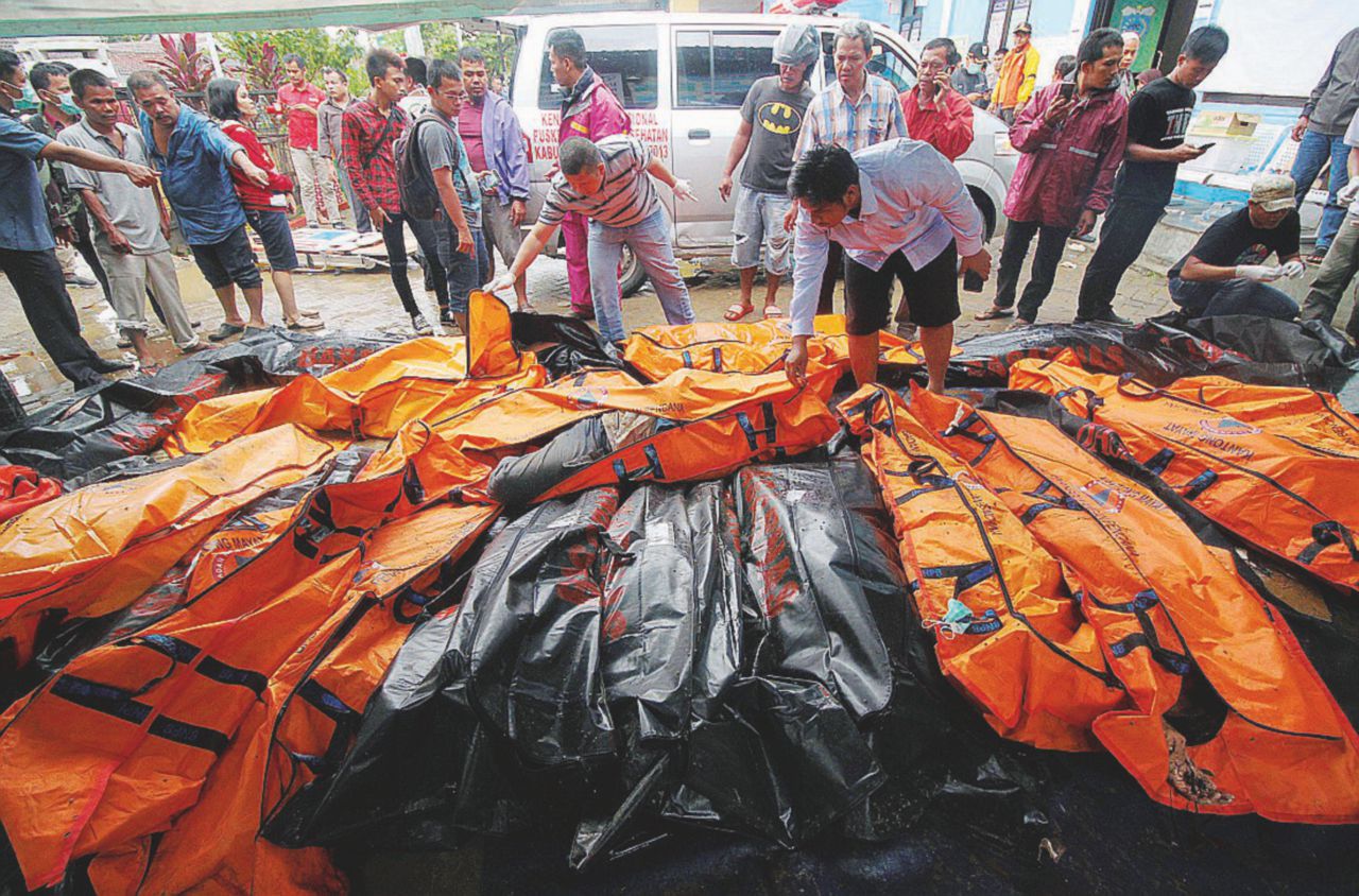 Copertina di Indonesia, il nuovo tsunami: almeno 222 morti e 843 feriti