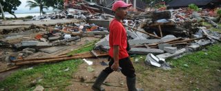 Copertina di Indonesia, oltre 370 morti e più di 1400 feriti. “Sistema di allarme per gli tsunami non funziona dal 2012”