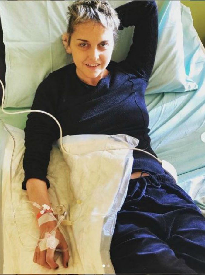 Nadia Toffa fa la chemio la vigilia di Natale: gli auguri ai fan dal letto d’ospedale Nadia Toffa fa la chemio la vigilia di Natale: gli auguri ai fan dal letto d’ospedale