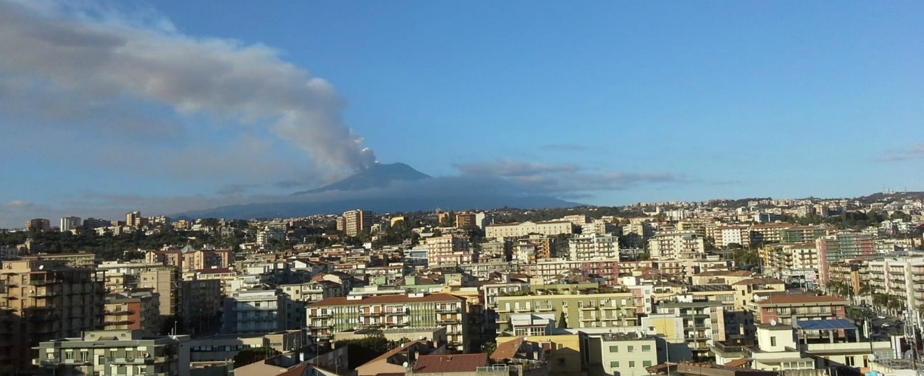 Terremoto Etna, esperto Cnr: “Lava cerca vie d’uscita laterali. L’energia è più concentrata rispetto agli Appennini”